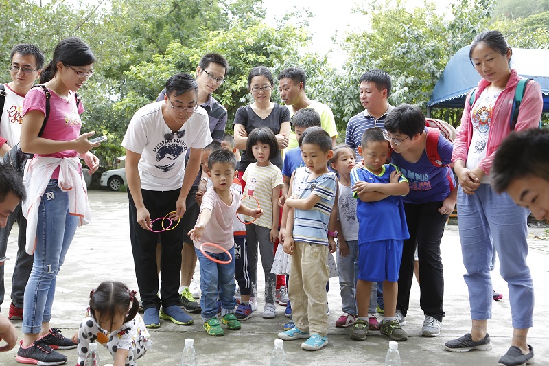6.套圈游戏1.jpg 6.套圈游戏1.jpg